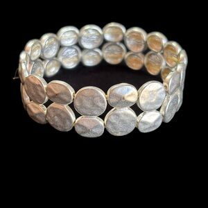 Silver Hammered Disc Stretch Bracelet